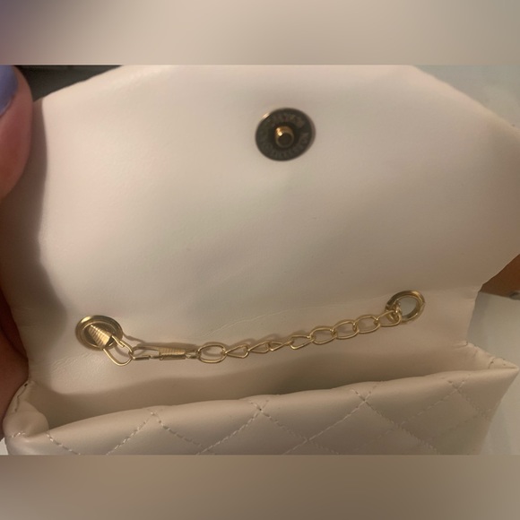 Bags - Picture 6 of 13